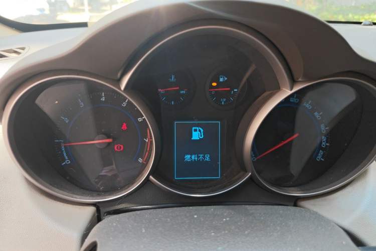 Used Chevrolet Cruze 2015 1.5L Classic SE MT Instrument Cluster