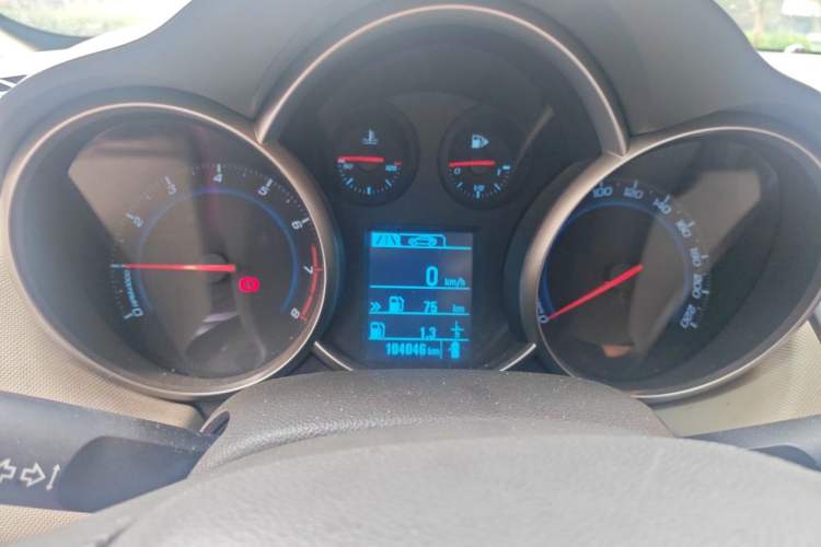 Used Chevrolet Cruze 2015 1.5L Classic SE MT Instrument Cluster