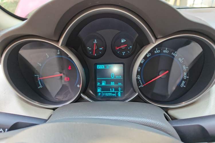 Used Chevrolet Cruze 2015 1.5L Classic SE AT Instrument Cluster