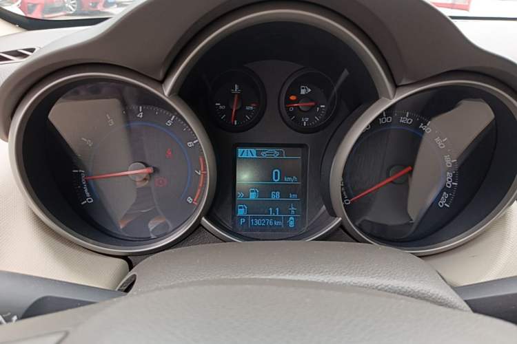 Used Chevrolet Cruze 2015 1.5L Classic SE AT Instrument Cluster