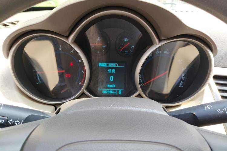 Used Chevrolet Cruze 2015 1.5L Classic SL MT Instrument Cluster