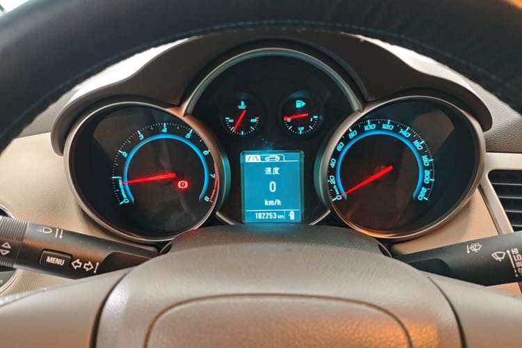 Used Chevrolet Cruze 2015 1.5L Classic SL MT Instrument Cluster