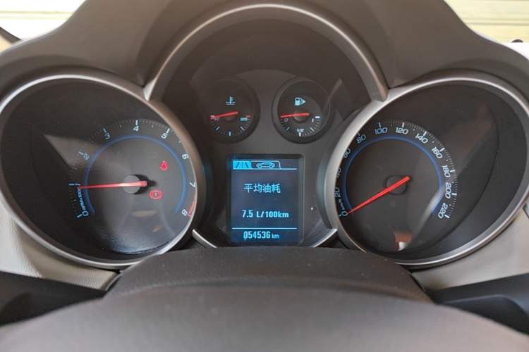 Used Chevrolet Cruze 2015 1.5L Classic SL MT Instrument Cluster