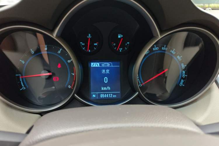 Used Chevrolet Cruze 2015 1.5L Classic SE AT Instrument Cluster