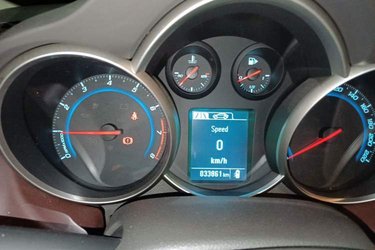 Used Chevrolet Cruze 2015 1.5L Classic SE MT Instrument Cluster