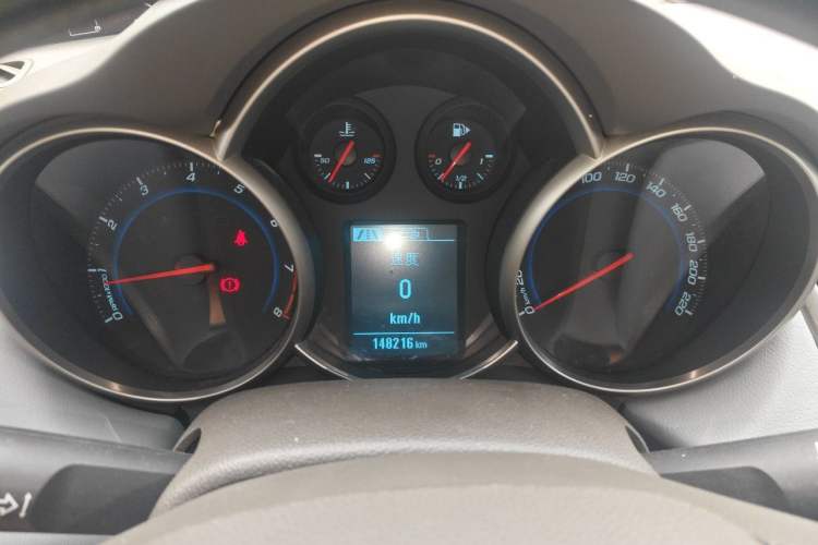 Used Chevrolet Cruze 2015 1.5L Classic SE MT Instrument Cluster