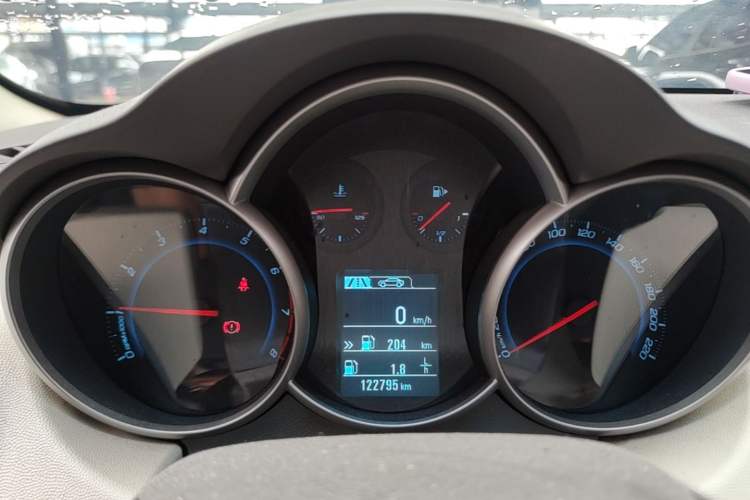 Used Chevrolet Cruze 2015 1.5L Classic SL MT Instrument Cluster