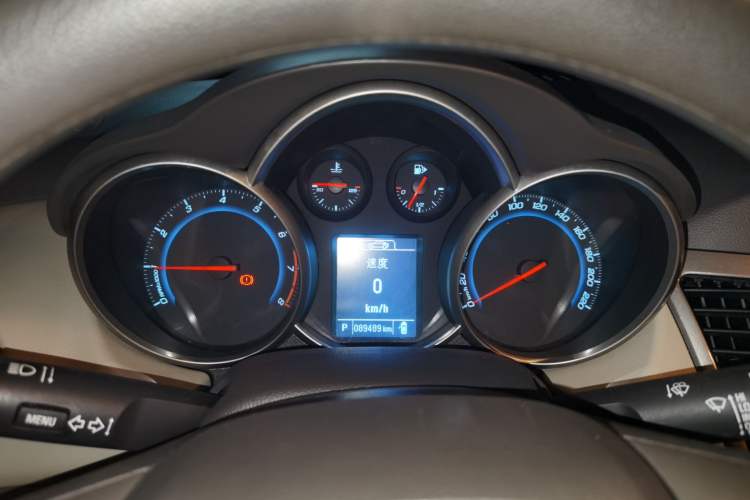 Used Chevrolet Cruze 2015 1.5L Classic SE AT Instrument Cluster