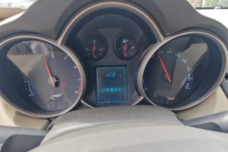 Used Chevrolet Cruze 2015 1.5L Classic SL MT Instrument Cluster