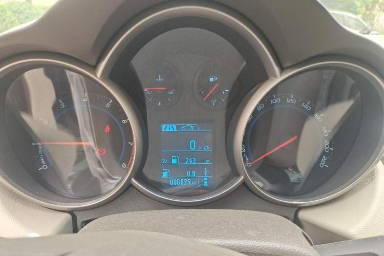 Used Chevrolet Cruze 2015 1.5L Classic SE MT Instrument Cluster