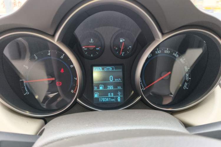 Used Chevrolet Cruze 2015 1.5L Classic SE MT Instrument Cluster