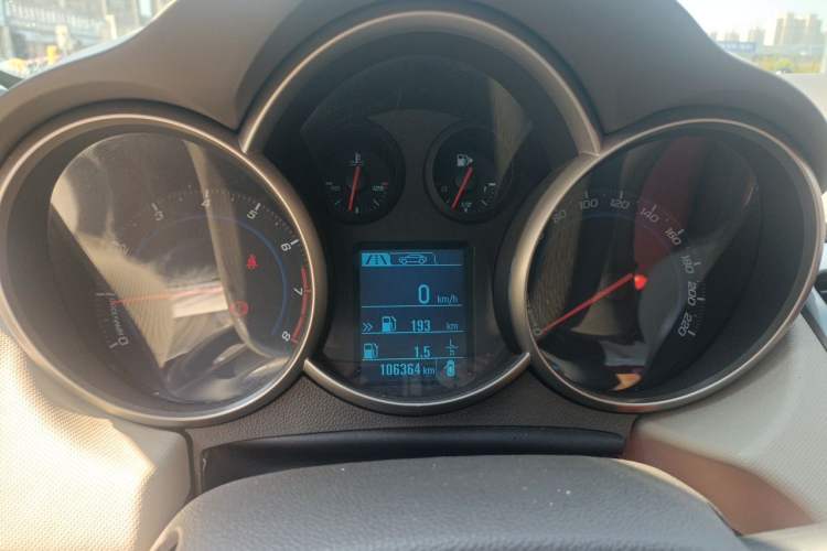 Used Chevrolet Cruze 2015 1.5L Classic SE MT Instrument Cluster
