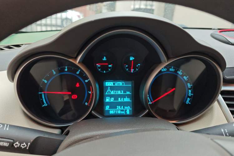 Used Chevrolet Cruze 2015 1.5L Classic SL MT Instrument Cluster