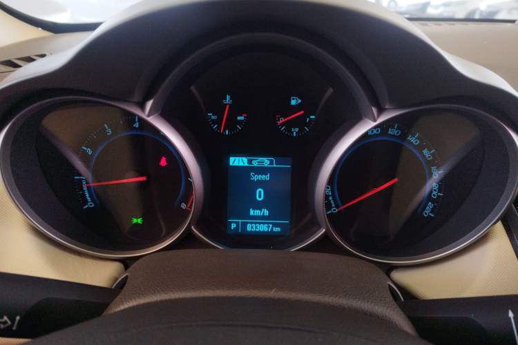 Used Chevrolet Cruze 2015 1.5L Classic SE AT Instrument Cluster