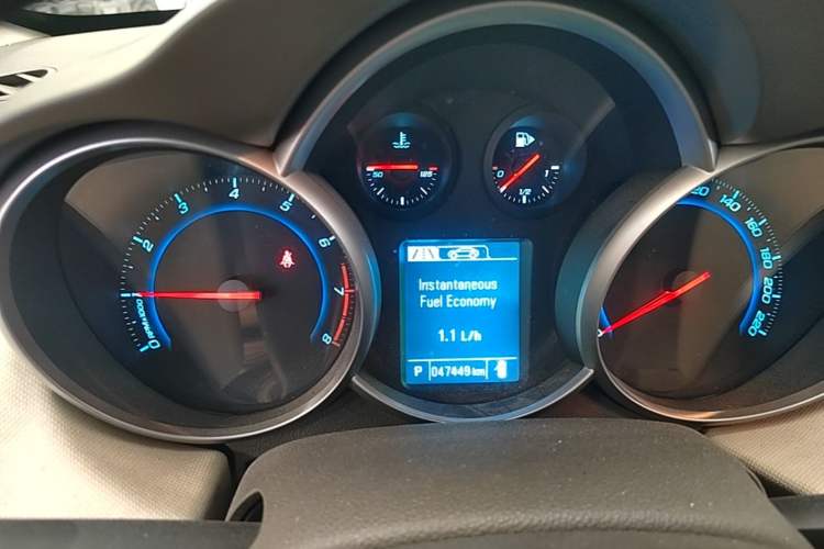 Used Chevrolet Cruze 2015 1.5L Classic SE AT Instrument Cluster