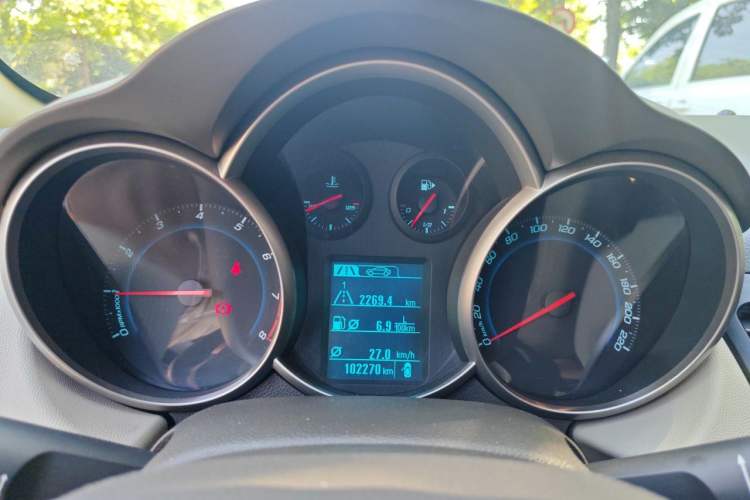 Used Chevrolet Cruze 2015 1.5L Classic SL MT Instrument Cluster