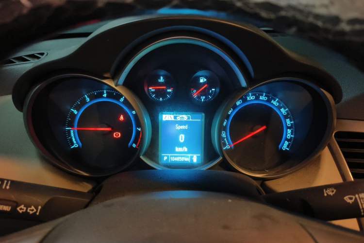 Used Chevrolet Cruze 2015 1.5L Classic SE AT Instrument Cluster