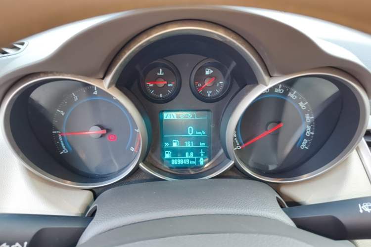 Used Chevrolet Cruze 2015 1.5L Classic SL MT Instrument Cluster