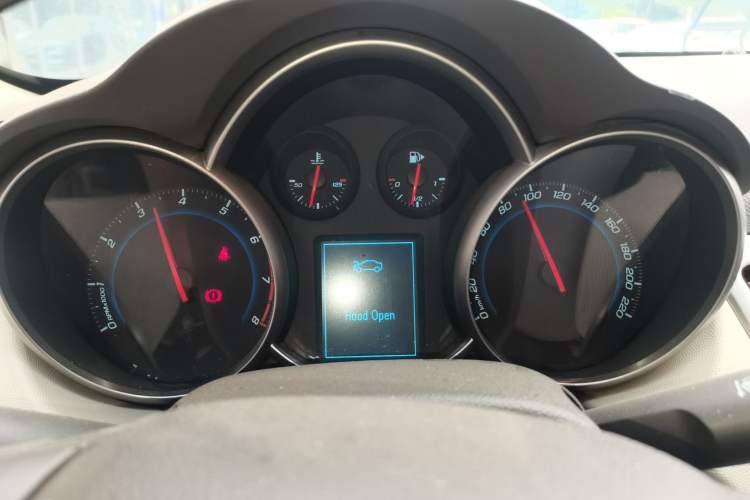 Used Chevrolet Cruze 2015 1.5L Classic SL MT Instrument Cluster