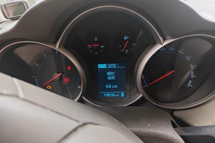Used Chevrolet Cruze 2015 1.5L Classic SL MT Instrument Cluster