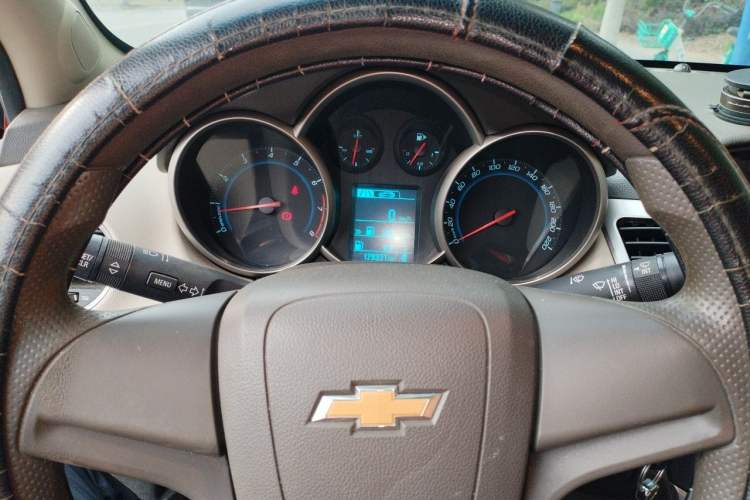 Used Chevrolet Cruze 2015 1.5L Classic SL MT Instrument Cluster
