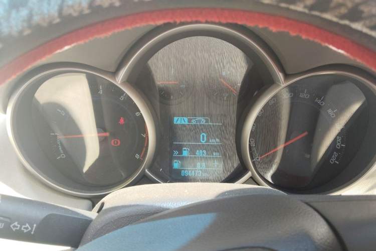 Used Chevrolet Cruze 2015 1.5L Classic SL MT Instrument Cluster