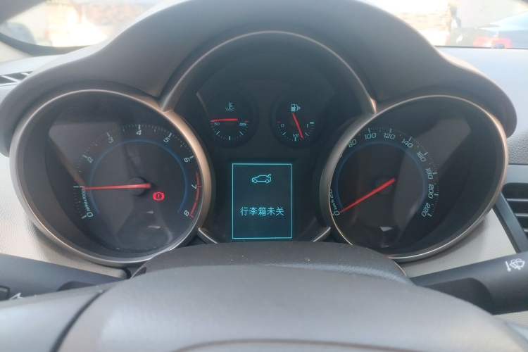 Used Chevrolet Cruze 2015 1.5L Classic SL MT Instrument Cluster