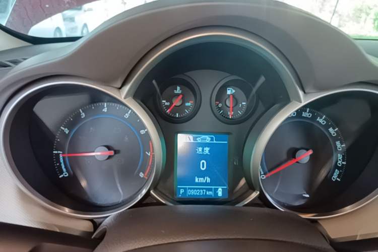 Used Chevrolet Cruze 2015 1.5L Classic SE AT Instrument Cluster