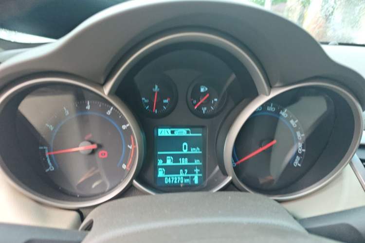 Used Chevrolet Cruze 2015 1.5L Classic SE MT Instrument Cluster