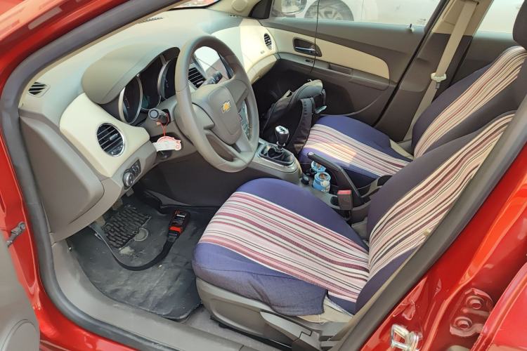 Used Chevrolet Cruze 2015 1.5L Classic SE MT Left Front Seat