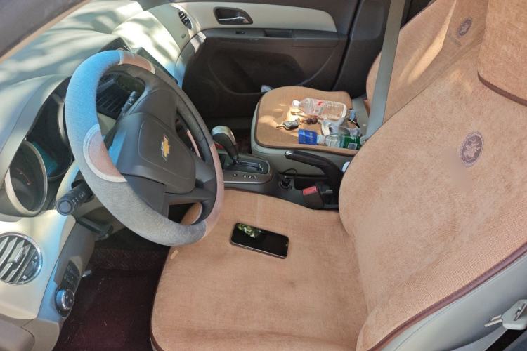 Used Chevrolet Cruze 2015 1.5L Classic SE AT Left Front Seat