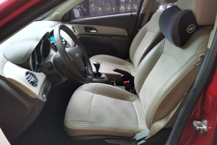 Used Chevrolet Cruze 2015 1.5L Classic SE MT Left Front Seat