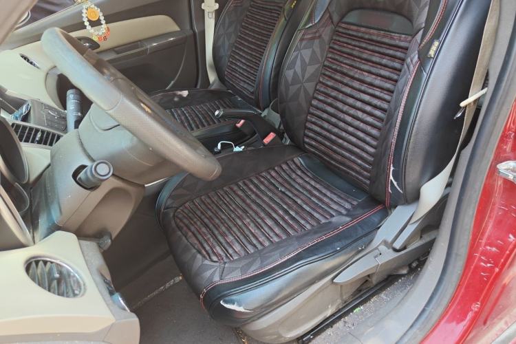 Used Chevrolet Cruze 2015 1.5L Classic SE MT Left Front Seat