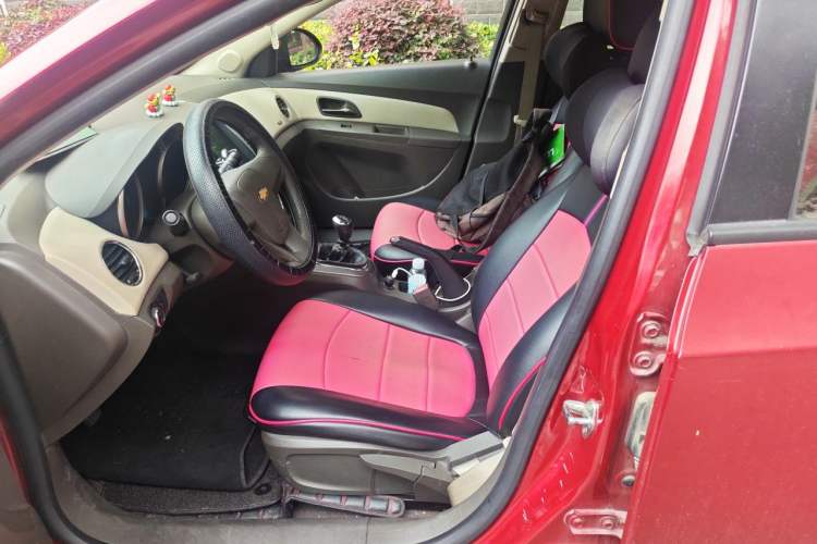 Used Chevrolet Cruze 2015 1.5L Classic SE MT Left Front Seat