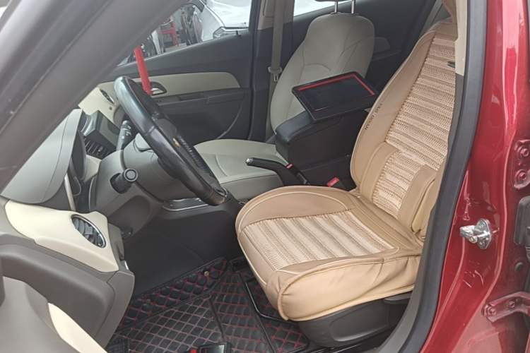 Used Chevrolet Cruze 2015 1.5L Classic SE AT Left Front Seat