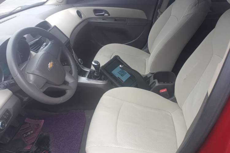 Used Chevrolet Cruze 2015 1.5L Classic SL MT Left Front Seat