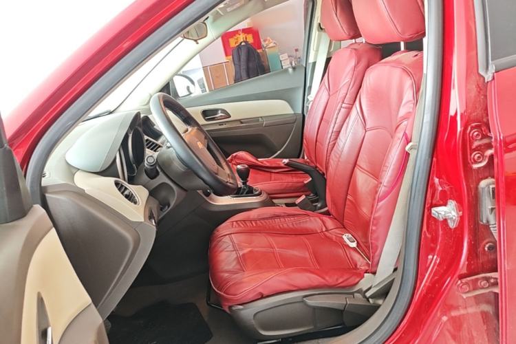 Used Chevrolet Cruze 2015 1.5L Classic SL MT Left Front Seat