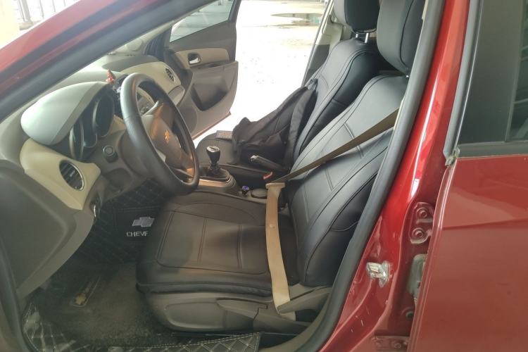 Used Chevrolet Cruze 2015 1.5L Classic SL MT Left Front Seat