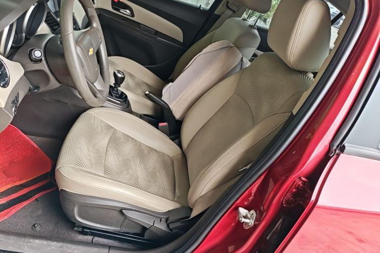 Used Chevrolet Cruze 2015 1.5L Classic SE MT Left Front Seat