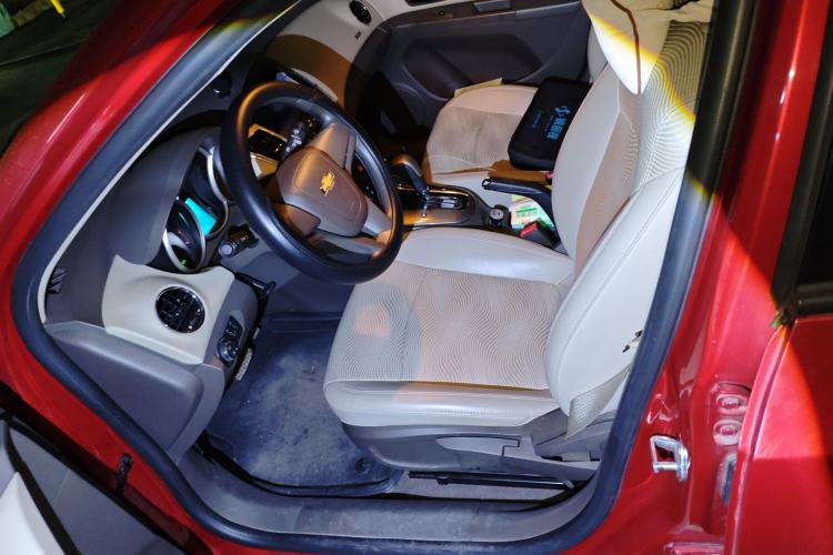 Used Chevrolet Cruze 2015 1.5L Classic SE AT Left Front Seat