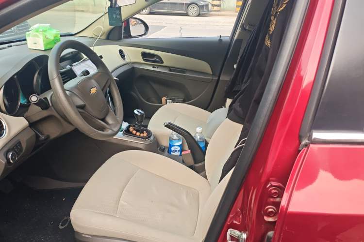 Used Chevrolet Cruze 2015 1.5L Classic SL MT Left Front Seat