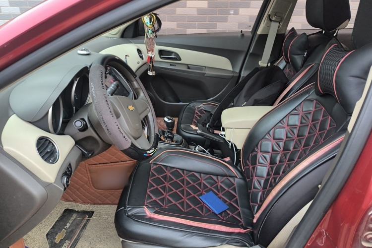 Used Chevrolet Cruze 2015 1.5L Classic SE MT Left Front Seat