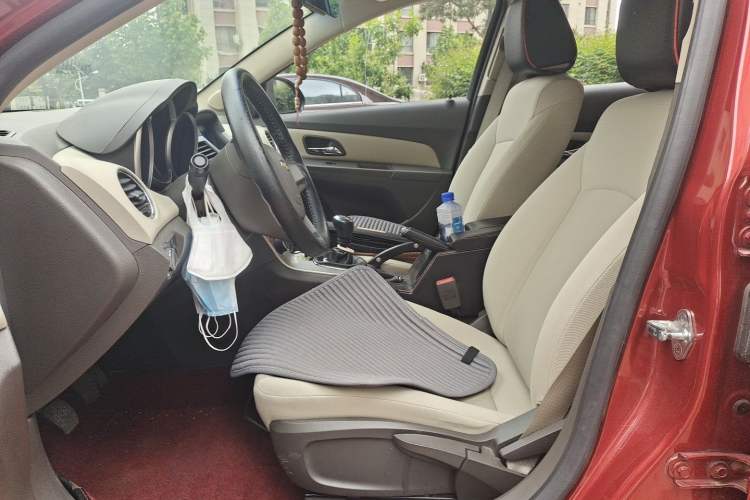 Used Chevrolet Cruze 2015 1.5L Classic SE MT Left Front Seat