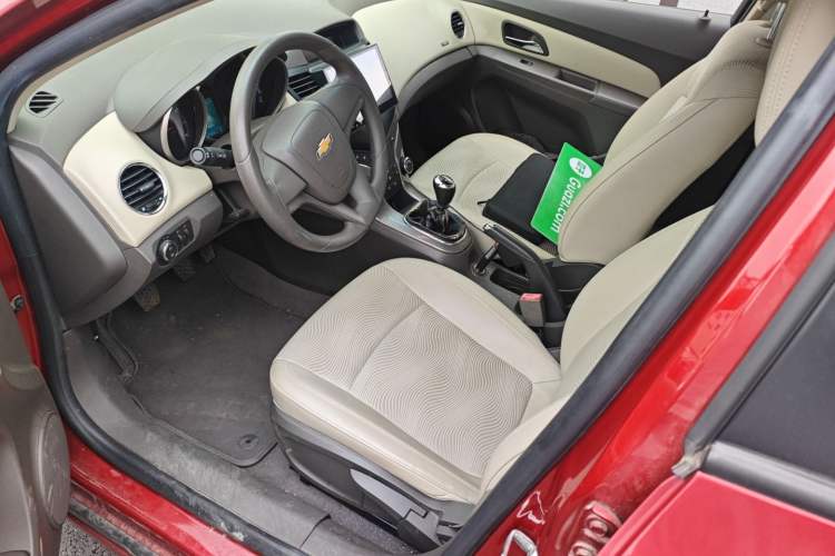 Used Chevrolet Cruze 2015 1.5L Classic SE MT Left Front Seat