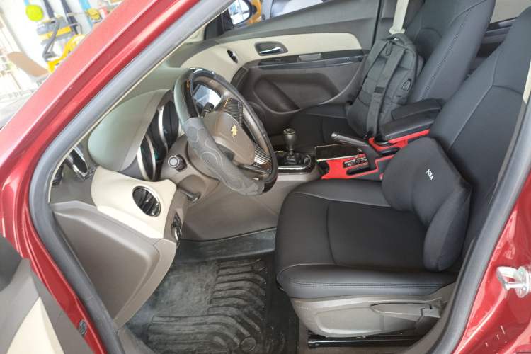 Used Chevrolet Cruze 2015 1.5L Classic SL MT Left Front Seat