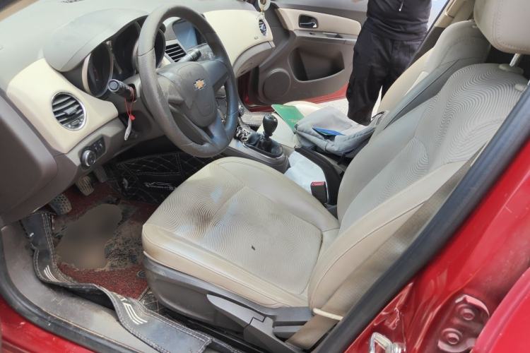 Used Chevrolet Cruze 2015 1.5L Classic SE MT Left Front Seat