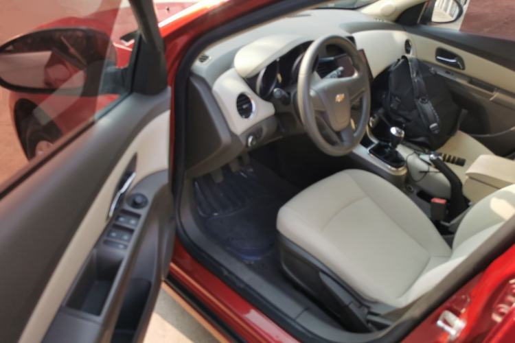 Used Chevrolet Cruze 2015 1.5L Classic SL MT Left Front Seat