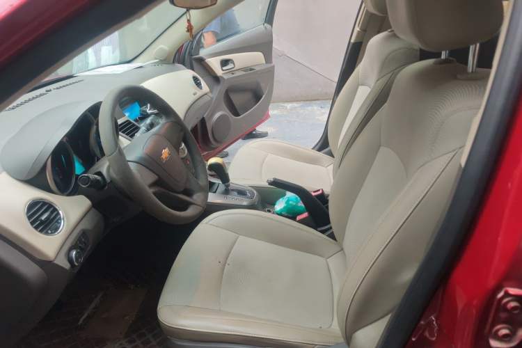 Used Chevrolet Cruze 2015 1.5L Classic SE AT Left Front Seat