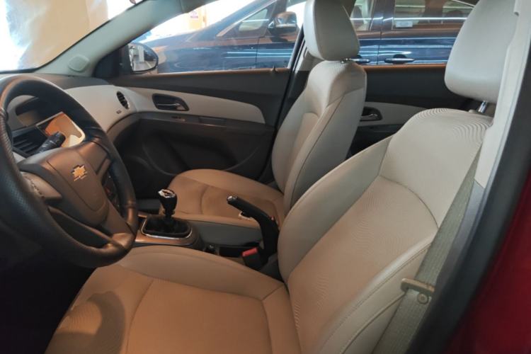 Used Chevrolet Cruze 2015 1.5L Classic SE MT Left Front Seat