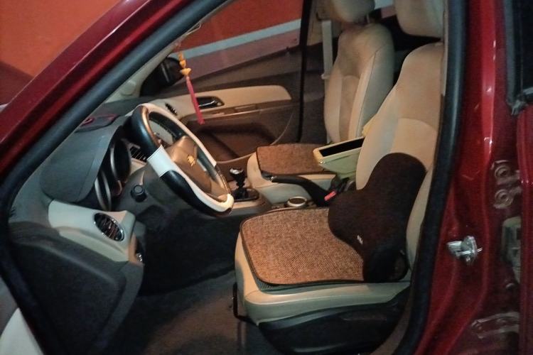 Used Chevrolet Cruze 2015 1.5L Classic SE MT Left Front Seat